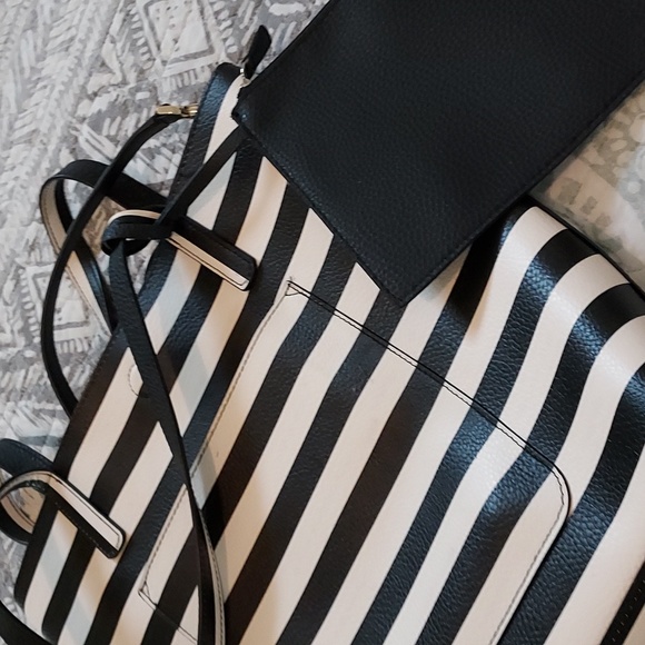 Handbag - Picture 3 of 7